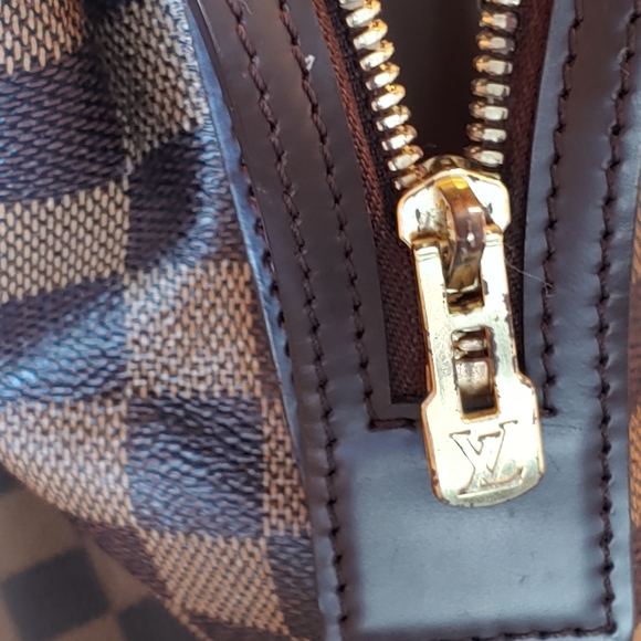 Authentic Louis Vuitton Chelsea Damier Ebene - Picture 9 of 16